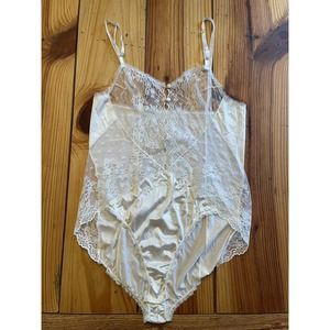 Vintage Vanity Fair White Teddy Snap Crotch Lace Sz 36 Silky Sissy Stretch MINT